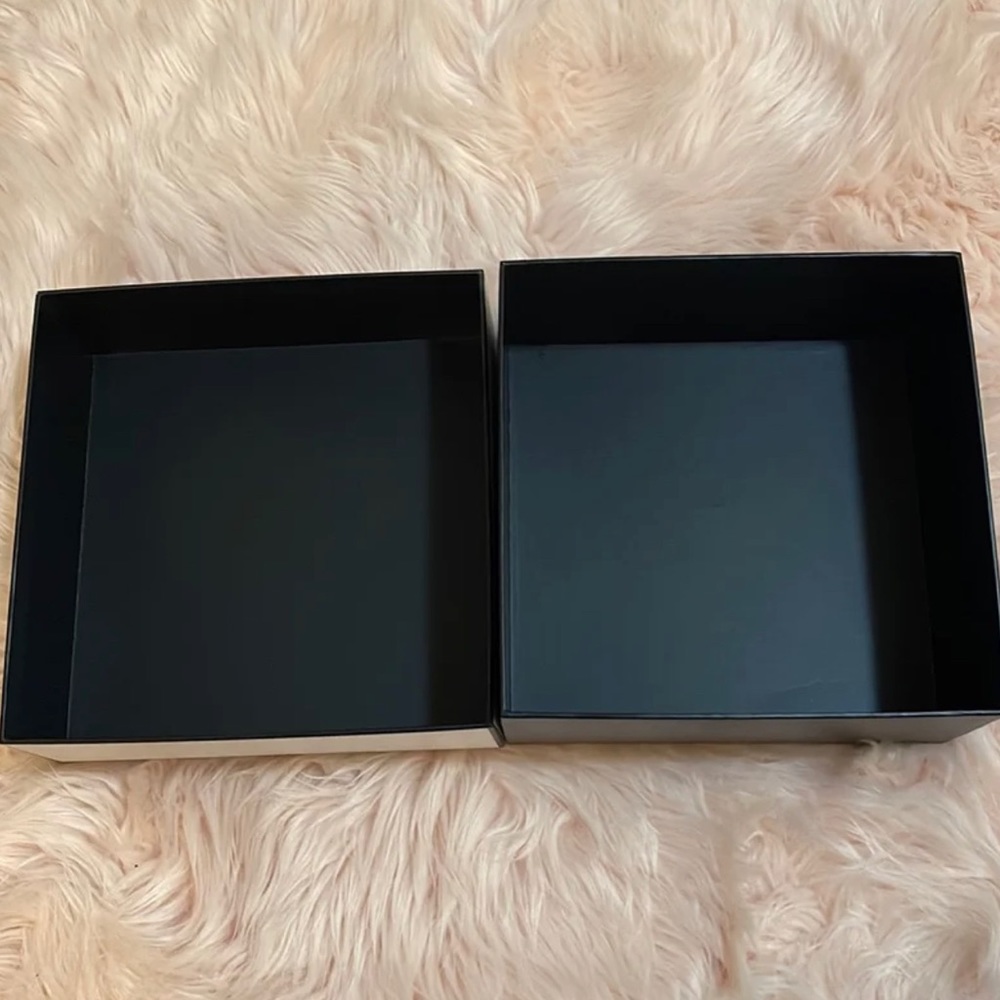 Empty Chanel Gift Box - Picture 3 of 4